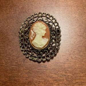 Vintage Ornate Cameo Gold Toned Filigree Brooch Pin